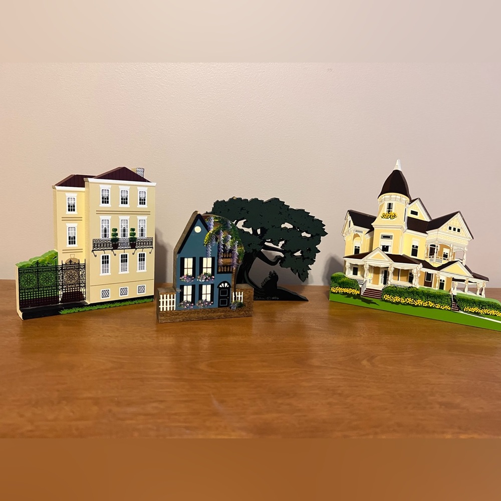 Sheila’s Shelf Sitters, Charleston, NY, Tree